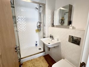 En suite- click for photo gallery